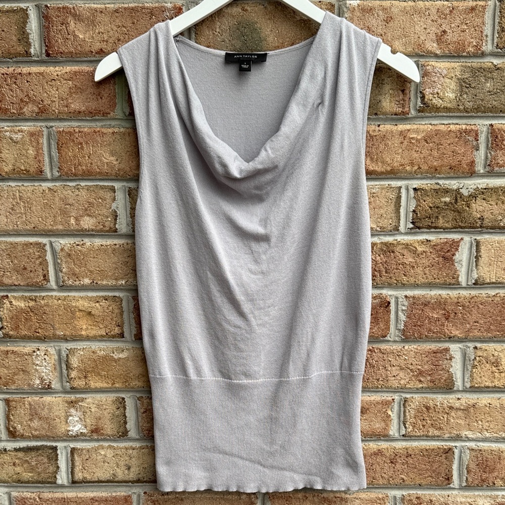 Ann Taylor grey sleeveless sweater, size small